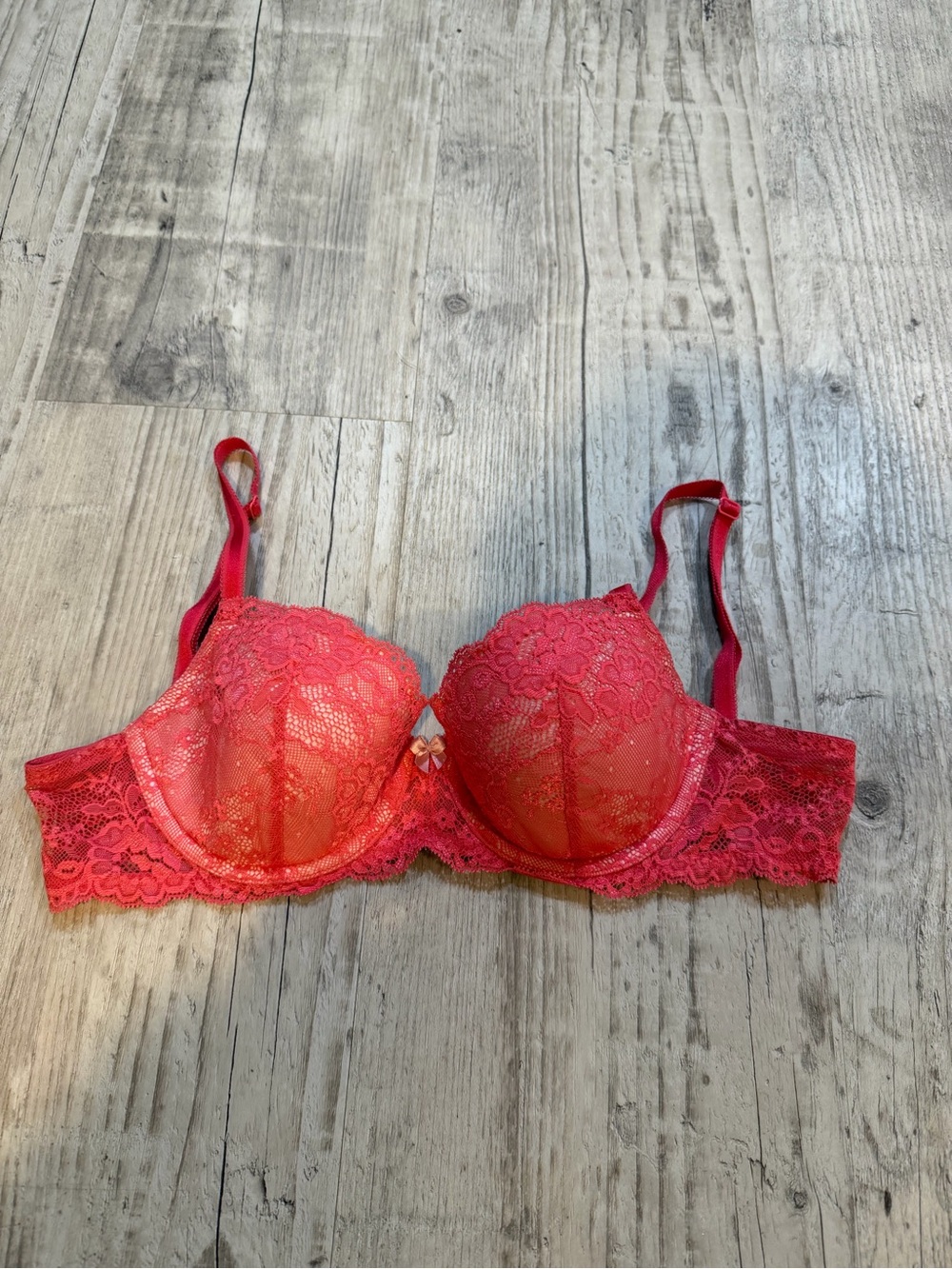 Victoria's Secret Coral Red Lace Underwire Bra
